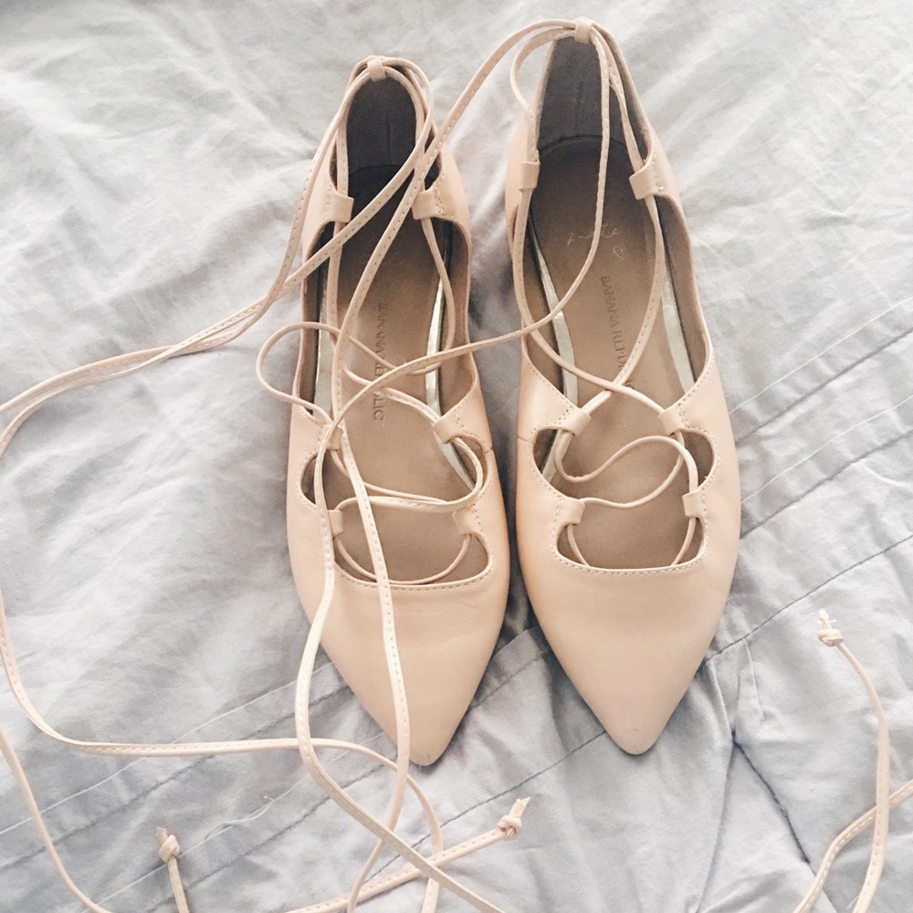 Banana Republic Tan Leather flats